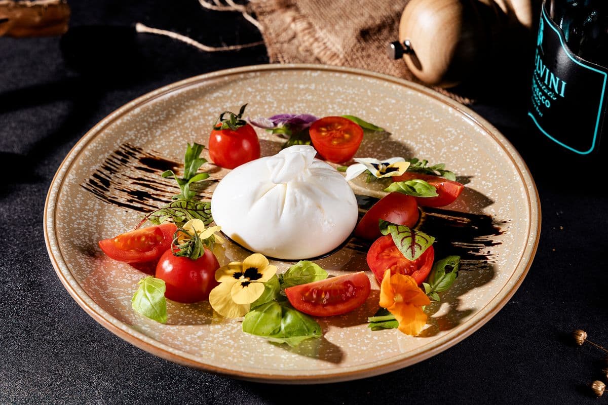 Burrata & Heirloom